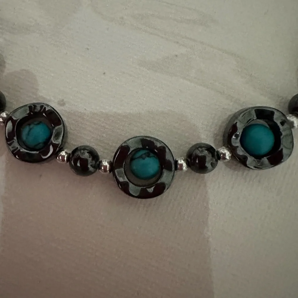 Hematite Necklace 18" Long with Turquoise Beads. 🚨Excellent condition🚨 - Picture 2 of 4